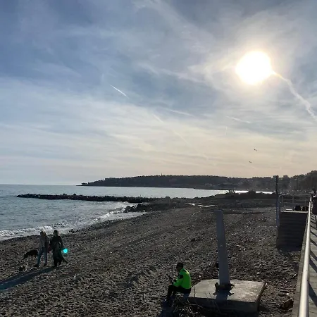 شقة Admiral Plazza مينتون